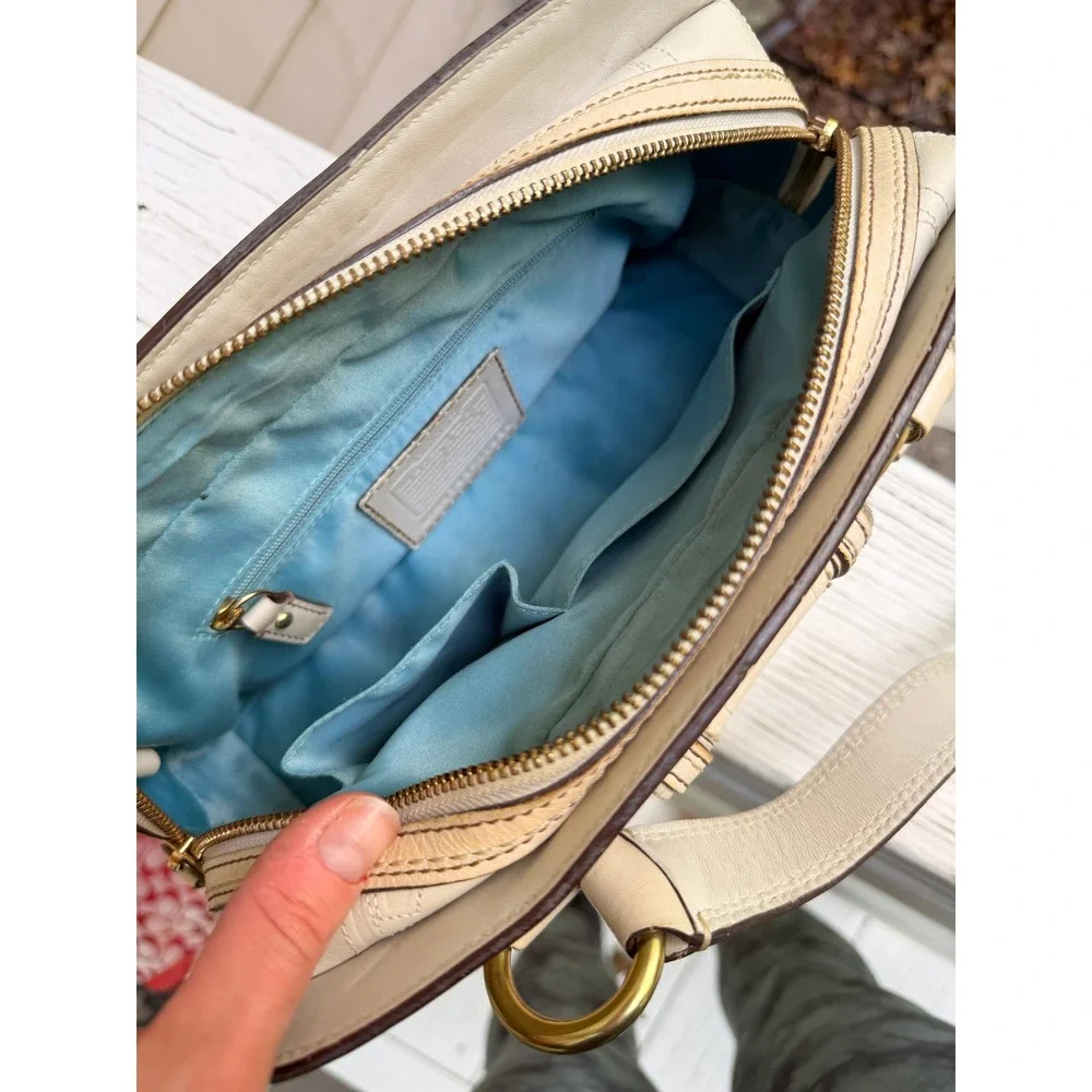 Coach legacy turnlock